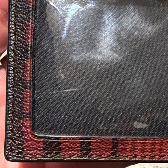 COACH | Minimalistic Stylish Black and Red Card Holder - Picture 16 of 16